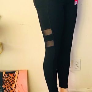 Solid black leggings with pockets